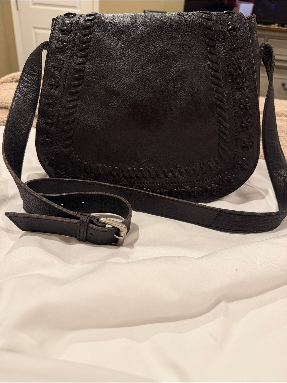 Anabaglish Handbag Classic Black Leather Crossbody Saddle Bag